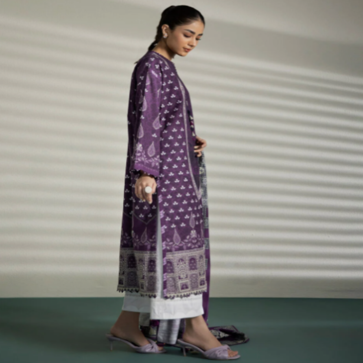 Sapphire Inspired Purple Printed Lawn Suit 3 Piece – Summer Casual Wear for Women in Pakistan